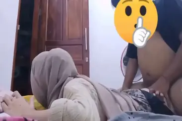 Tante Cantik Pasrah Goyang Kasur Bareng Brondong